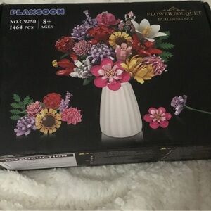 Plaxsoon Flower Bouquet Building Set new